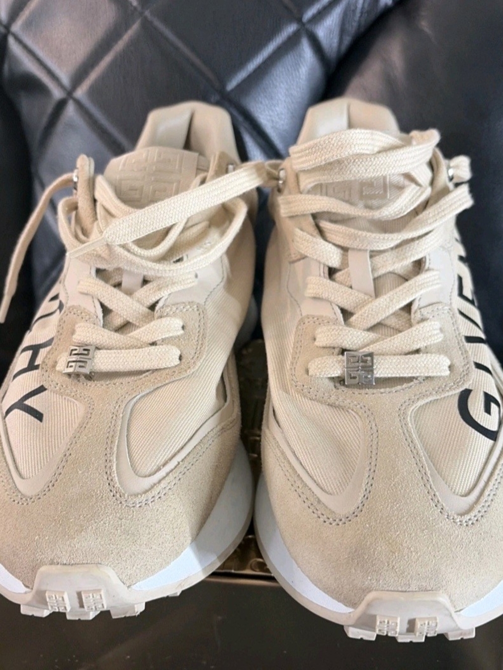 Givenchy Men’s Beige Runner Sneakers Size 41 Men size 8US, Women 11US